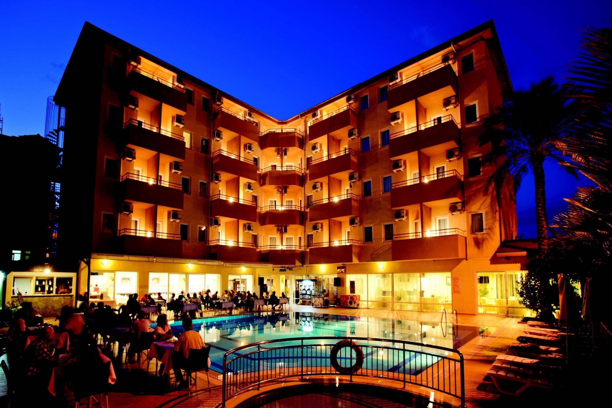 Helios Hotel Side Exterior photo